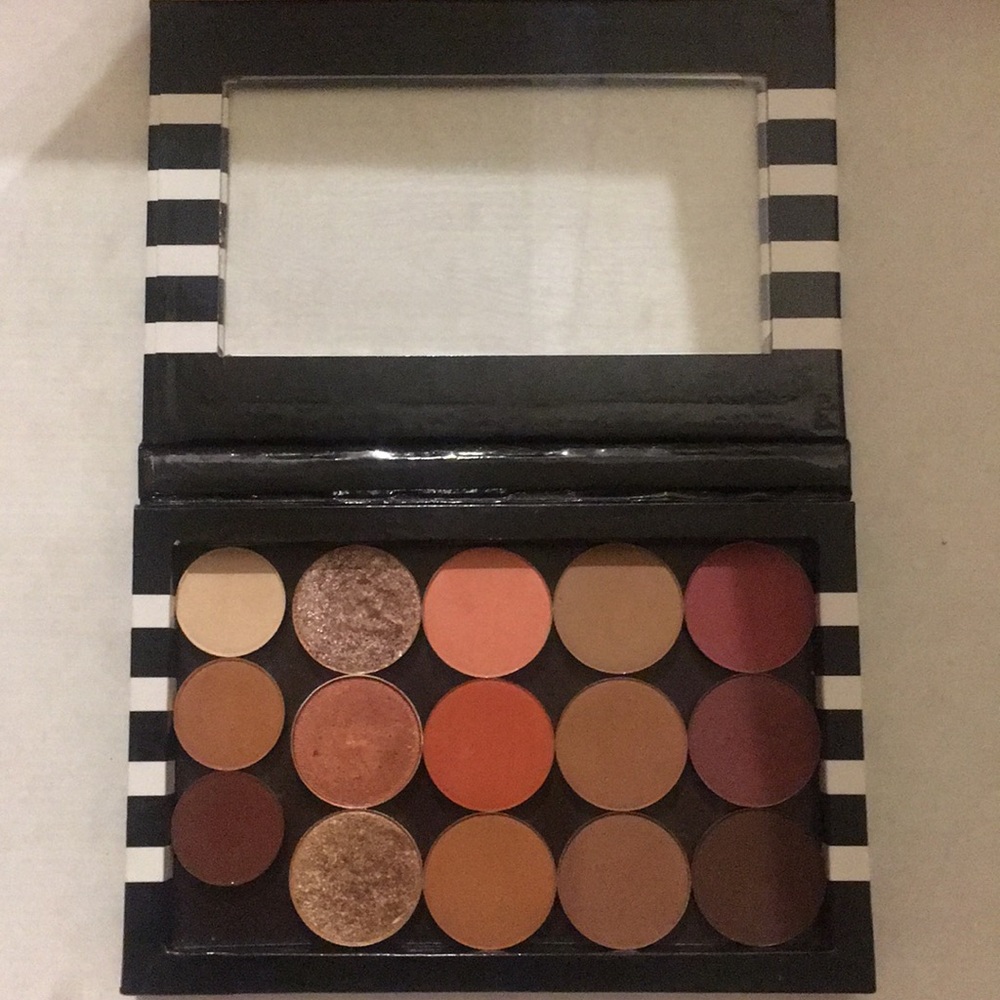Eyeshadow singles